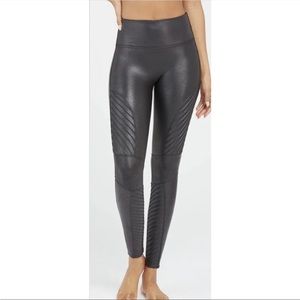 SPANX Faux Leather Moto Leggings Large Black Ribbed